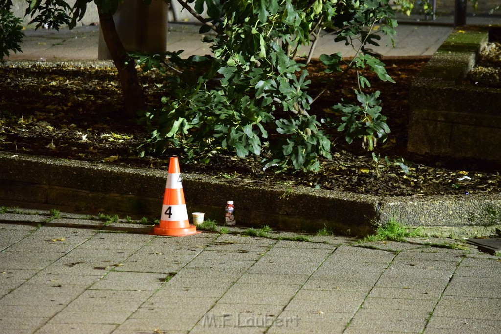 Einsatz BF Messerstecherei Koeln Neustadt Nord Eberplatz Platzmitte P120.JPG - Miklos Laubert